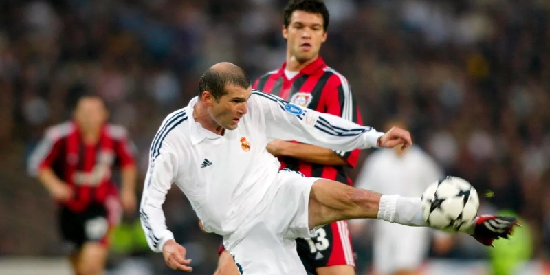 Cú Volley không tưởng của Zinedine Zidane