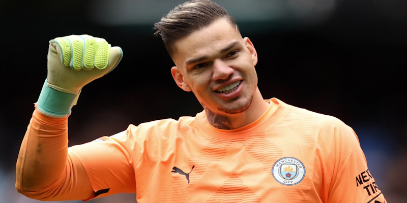 Thủ thành tài năng hiện tại trong danh sách các thủ môn của Man City là Ederson Moraes