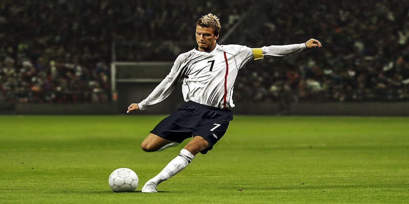 Khả năng chuyền bóng và đá phạt của David Beckham đều ở mức thượng thừa