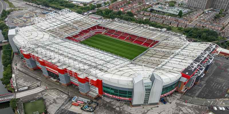 Sân vận động Old Trafford thuộc quyền sở hữu của Man United